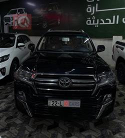 تۆیۆتا لاند کروزەر